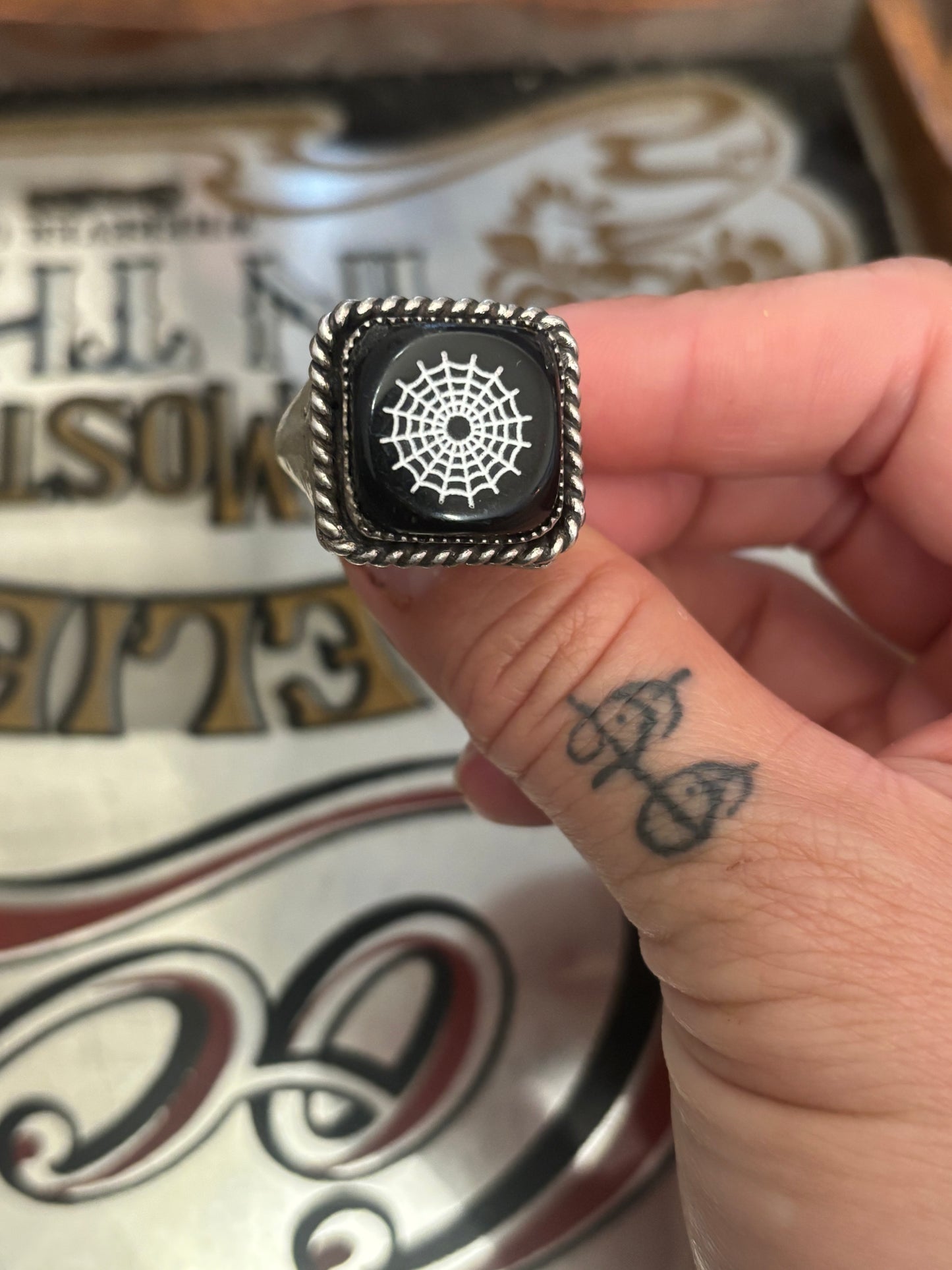 Spiderweb Dice Signet - Size 8