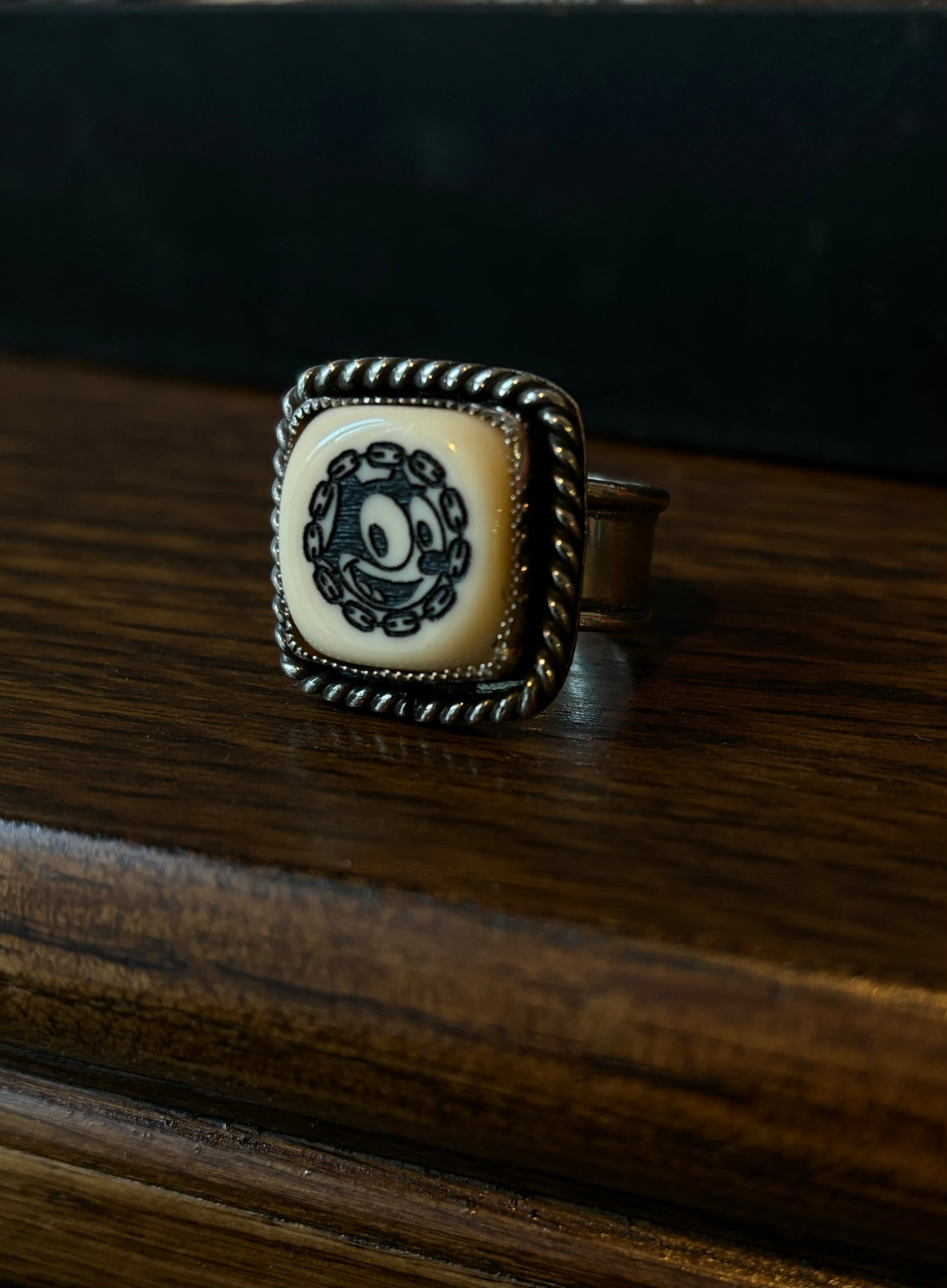 Ivory Felix the Cat Dice Ring