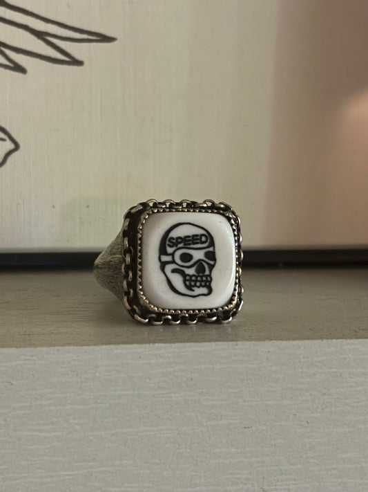 Speed Skull Signet Ring - White Dice